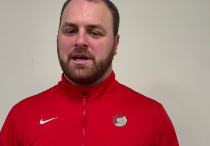 咪咕体育直播-混音主教练：杨瀚森篮板比以前更好了 英语也比夏联时进步了很多