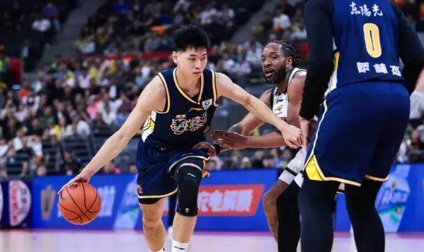 咪咕体育直播-广东队主场16分惨败，崔永熙首秀2分3篮板，莫兰德21篮板